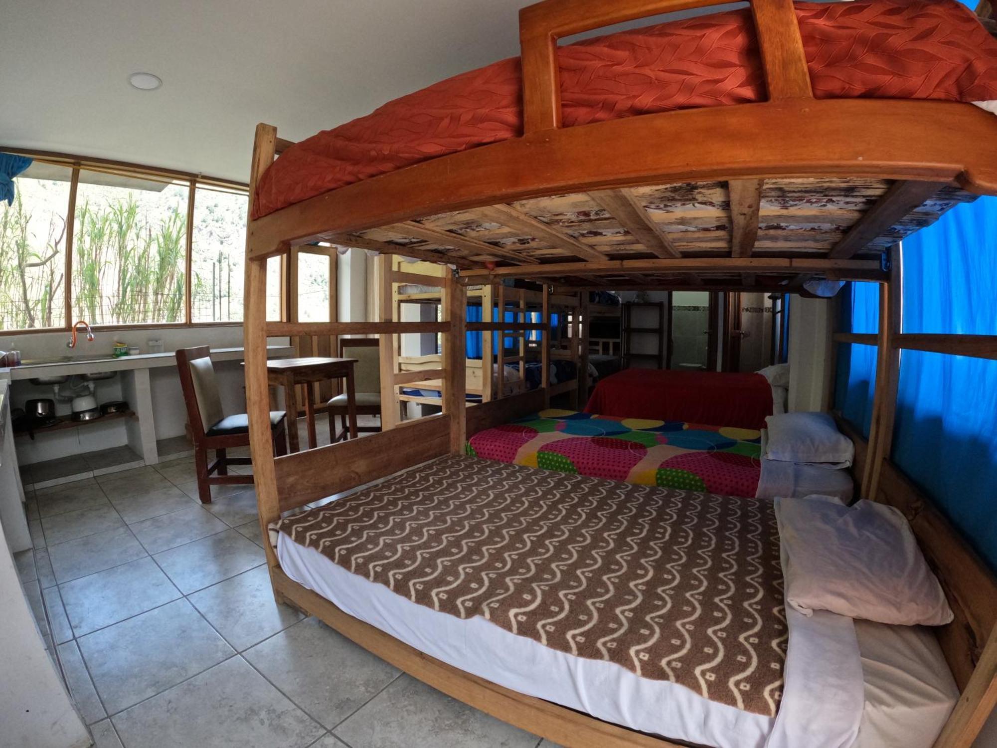 Backpackers-Balcones-River-Lodge Baños Buitenkant foto