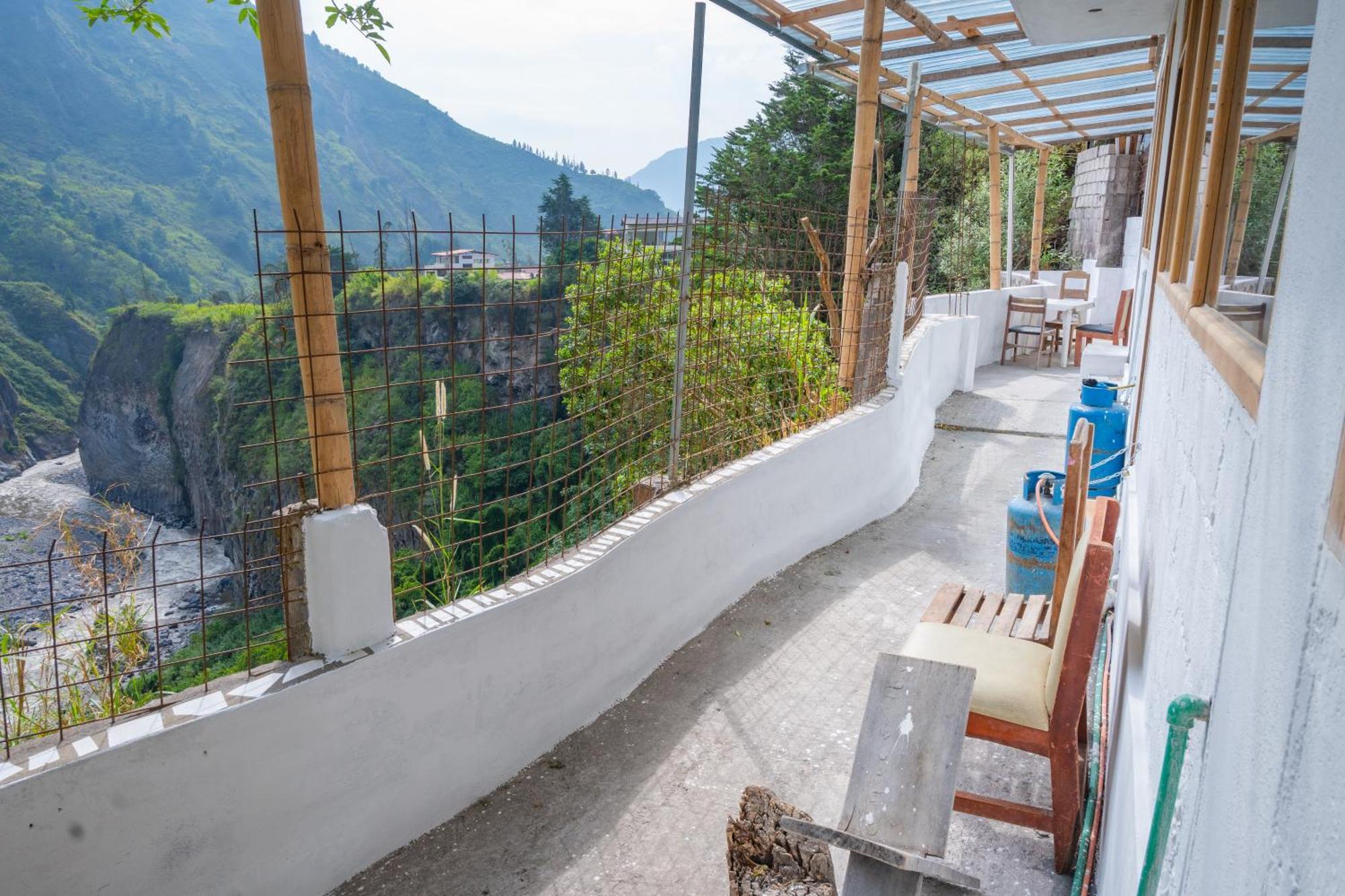 Backpackers-Balcones-River-Lodge Baños Buitenkant foto