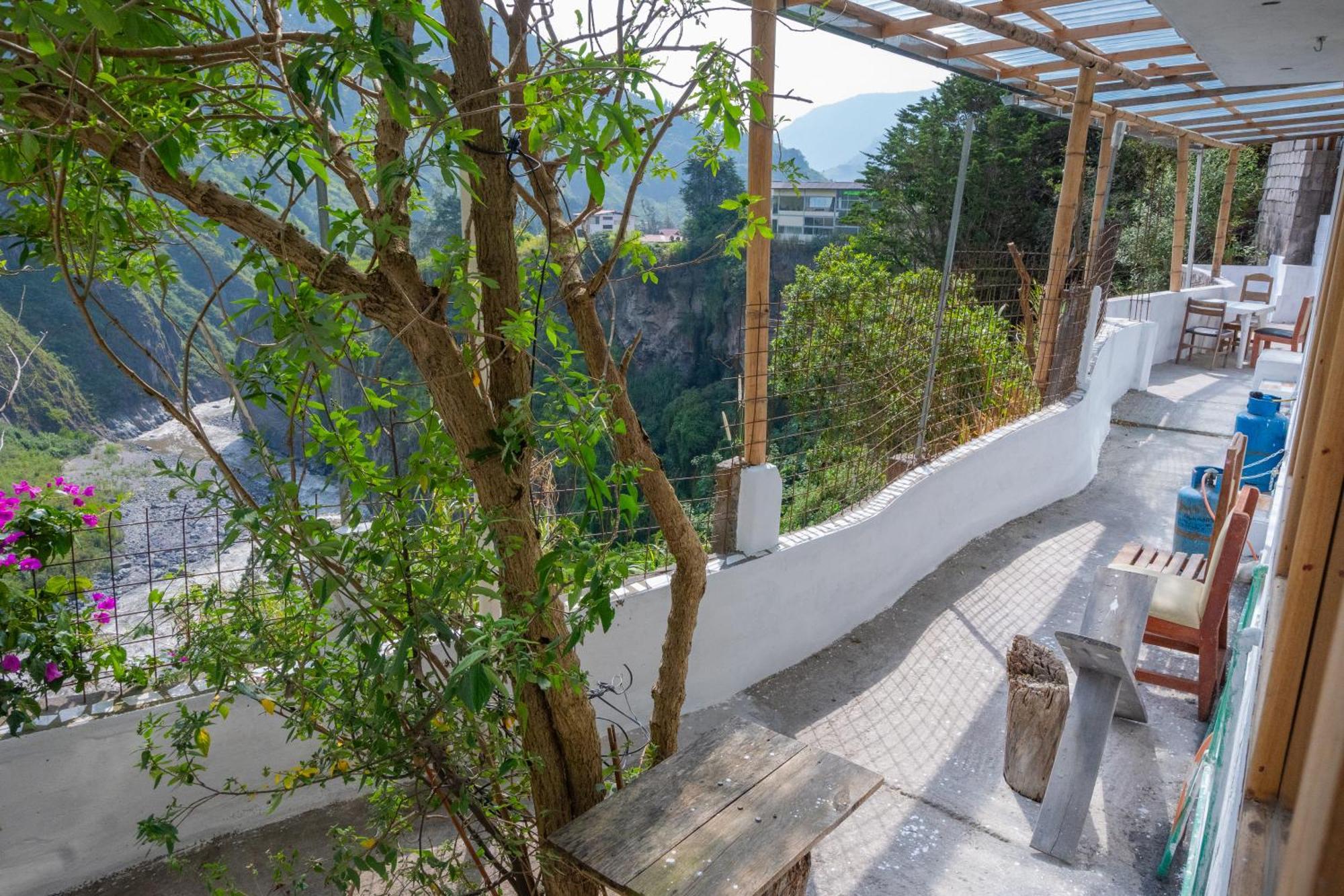 Backpackers-Balcones-River-Lodge Baños Buitenkant foto